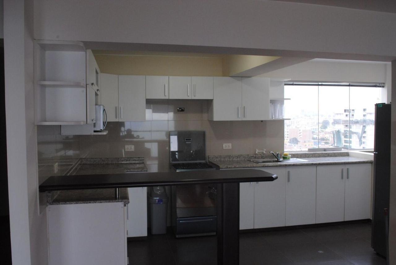Beachfront Condo San Miguel Lima Bagian luar foto